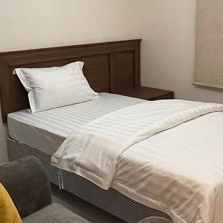 ريزا الفندقية Reeza Suites Al Khobar Exterior photo