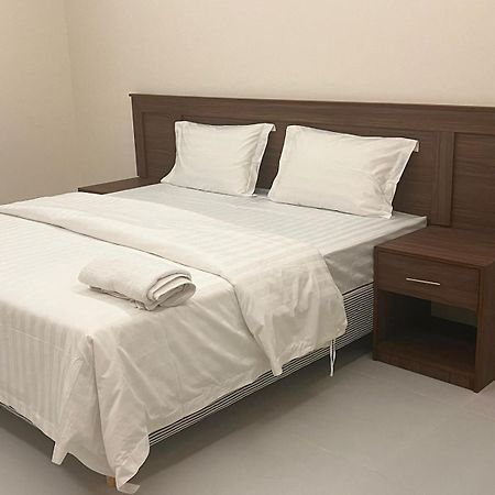 ريزا الفندقية Reeza Suites Al Khobar Exterior photo
